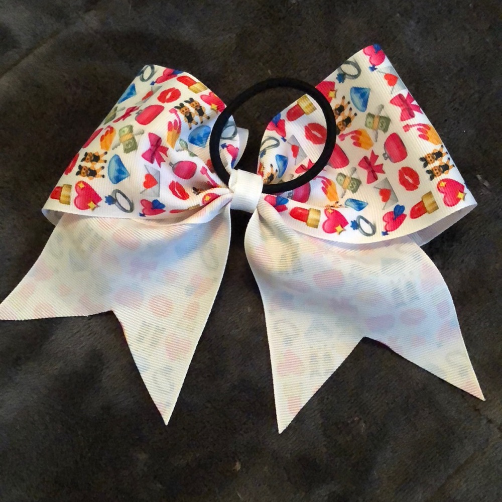Cheer bow - Picture 3 of 3